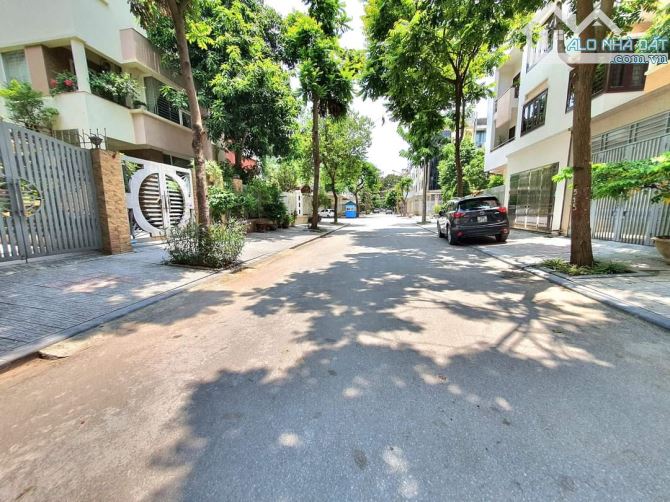 Chính chủ cần bán đất  110m, lô góc Thành phố Giao Lưu — 110m², full thổ cư, giá tốt