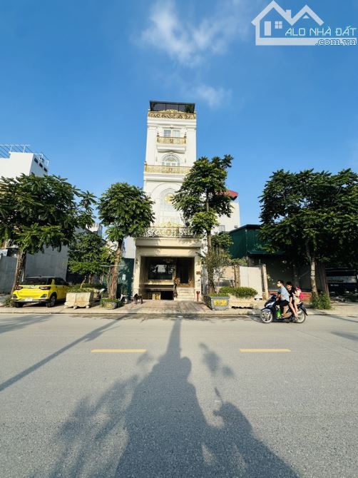 Bán nhà Khu dãn dân Đông Ngạc, Phân Lô vỉa hè Ôtô tránh 5 tầng có hầm 80m2 MT 5,5m 23,5 tỷ