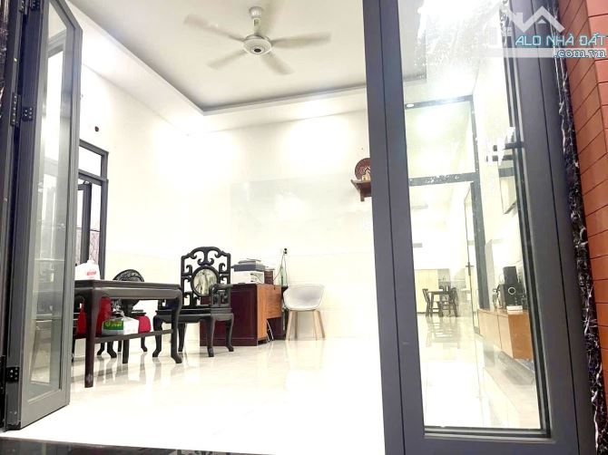 Bán nhà C4 , 134m2( 6x 24m) Ql 1k Phạm Văn Đồng Linh Xuân , chỉ 6 tỷ
