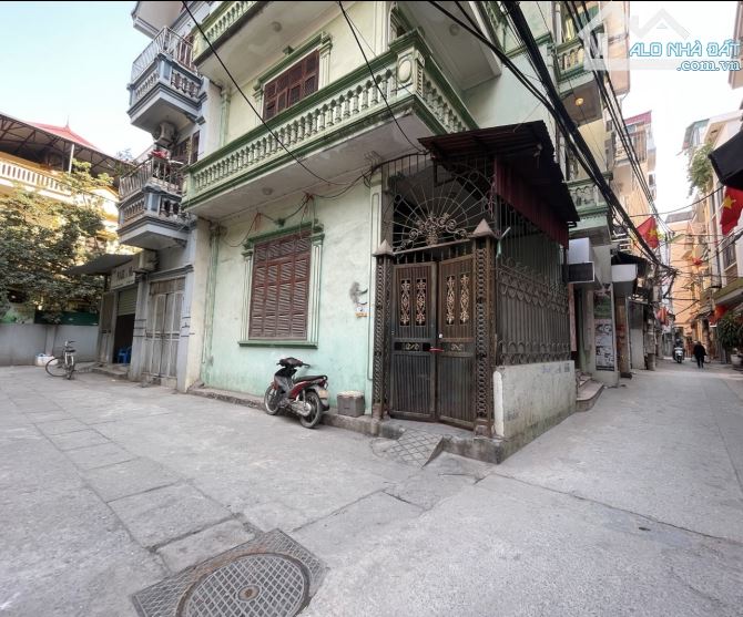 Bán Đất Mặt Phố Lô Góc 32 Tỷ 90m MT 5,8m Vỉa Hè Ô Tô Tránh Kinh Doanh Đường 800A Cầu Giấy