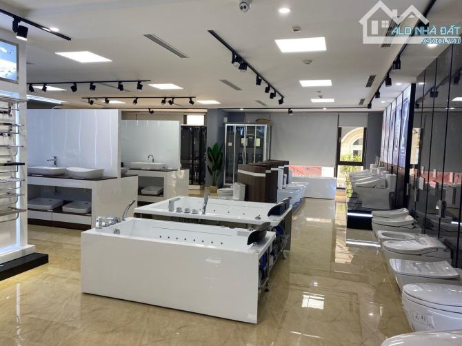 Bán Nhà Nguyên Hồng 107M 7 tầng phân lô Vip phân lô, lô góc