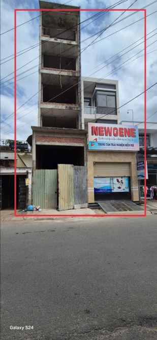Mua vào lời ngay 6 tỷ  + Giá đất 15 tỷ  Giá xây dựng nhà thô của 2300m xây dựng x 3tr5  =
