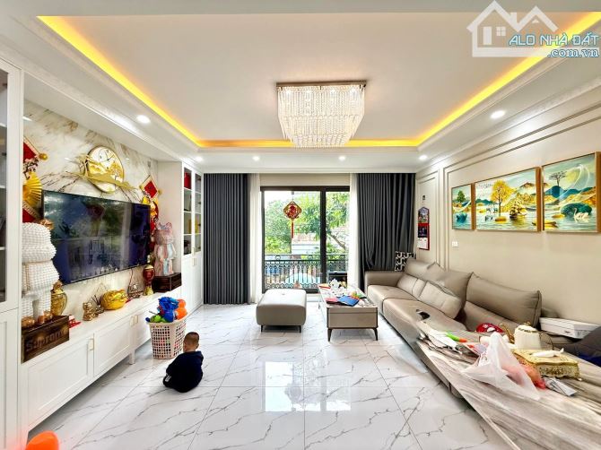 Nhà phân lô đường Tiếp Giáp Văn Phú - Văn La 50 m x 6 tầng mtien 5m 15,5 tỷ KDoanh