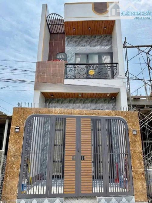 BÁN NHÀ MỚI PHƯỜNG 5 MỸ THO ĐƯỜNG Ô TÔ GẦN TRẦN HƯNG ĐẠO