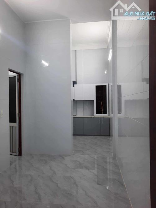 Nhà mới vào ở ngay tại ngã 3 Bắc Lý, vị trí trung tâm, ngõ oto thông