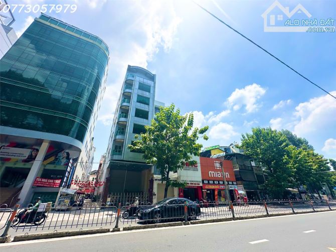 BÁN TÒA NHÀ GÓC 2 MT NGUYỄN THỊ MINH KHAI, P. ĐA KAO, Q1. DT 10X30M -8TẦNG THANG MÁY