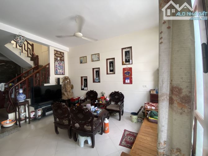 Bán nhà 3 tầng Bát Tràng - Gia Lâm 54m2 - mt 5m Ô tô tránh
