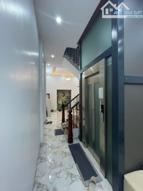 BÁN NHÀ RIÊNG PHỐ ĐÀO TẤN QUẬN BA ĐÌNH - 6 TẦNG THANG MÁY - CHÀO GIÁ 17 TỶ . SDCC