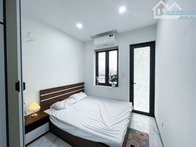 Tòa CHDV Chùa Láng, 70m2*7T, MT 4m, 16 pkk, ngõ KD, đủ GPXD/PCCC, dòng tiền ~850tr/năm