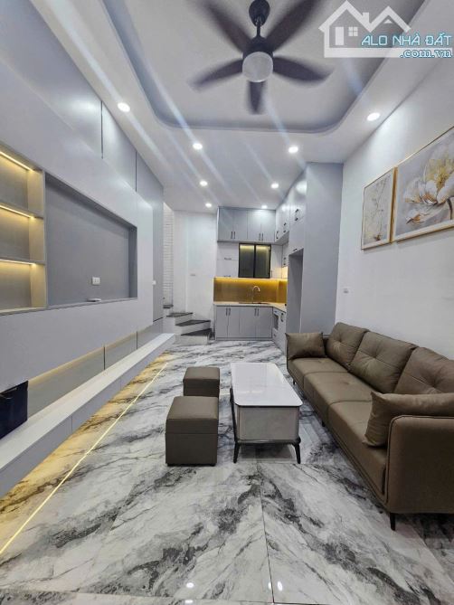 BÁN NHÀ PHỐ VÂN HỒ 3, GẦN HOA LƯ - Sổ 22m - Thực tế 32m2 x 4 Tầng, 4 ngủ, SĐCC