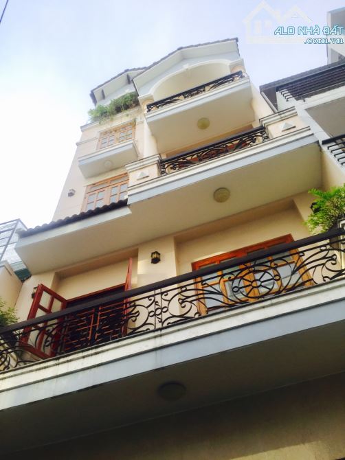 Hiếm Nhất K300! Hẻm ô tô đường Nguyễn Minh Hoàng (4x19m) 3 Lầu chỉ 13,8 tỷ.