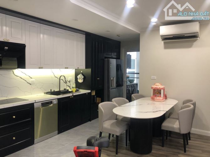 CHUNG CƯ 46 PHỐ VỌNG, Q. HAI BÀ TRƯNG, 3 NGỦ DIỆN TÍCH 110M2, TẦNG TRUNG, TẶNG TOÀN BỘ NỘI