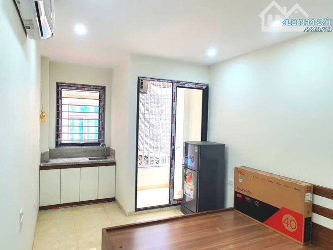 TOÀ NHÀ CĂN HỘ DỊCH VỤ 100M2, 8 TẦNG THANG MÁY 30 PHÒNG CHO THUÊ, DÒNG TIỀN 1.5 TỶ/NĂM