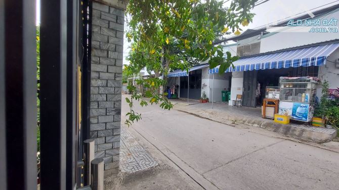 Nhà mặt tiền hẻm xe hơi 50m ra Lê Văn Lương Phước Kiển, 257m2 ngang 9m chỉ 18.2 tỷ