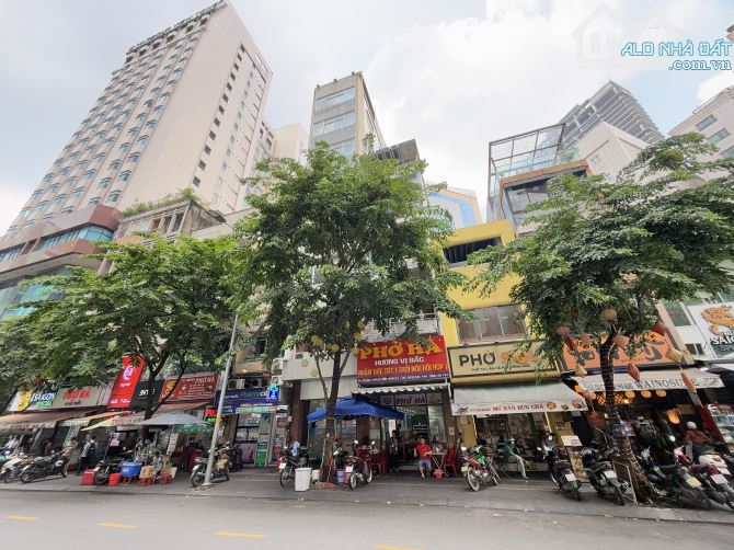 Bán Nhà MT Nguyễn Huệ Q1 - 4,5*15m -3 Tầng- Hđt 150tr/1T -Giá 96Tỷ