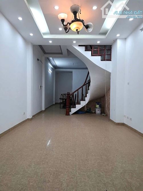 Siêu Phẩm Hiếm - Nguyễn Xiển DT 60m c 5 Tầng - MT 4.76m - Giá 15.2 Tỷ