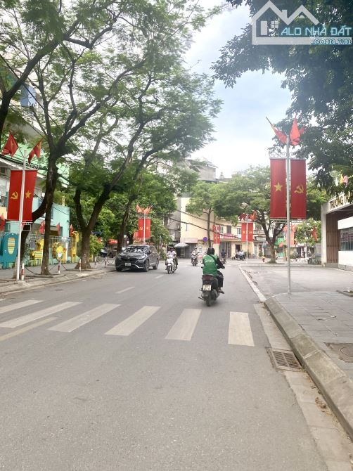 Bán nhà Kim Giang, khu Trung tâm, vỉa hè ô tô tránh, tiện ở KD, VP, 63m, 4 tầng, MT 4m