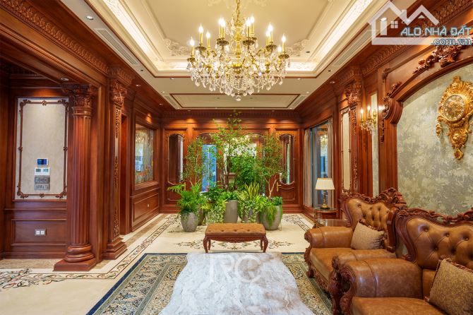 Bán căn biệt thự tại NGỌC THỤY - 190m 4tầng MT 7m5 - 2 mặt tiền ô tô tránh - giá 36,5tỷ