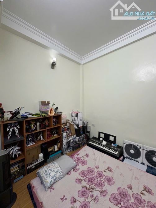 9.3 TỶ CHO 50M2 PHỐ ĐÔNG QUAN TRUNG TÂM QUẬN CẦU GIẤY