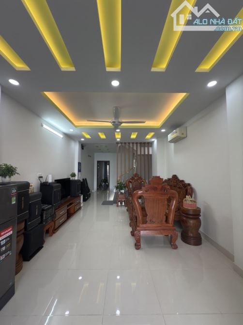 Nhà 4 Tầng Khu Phân Lô đường 16m Nguyễn Oanh, Phường 15, Gò Vấp - Dt 97m2 (4x20) nở hậu 5m