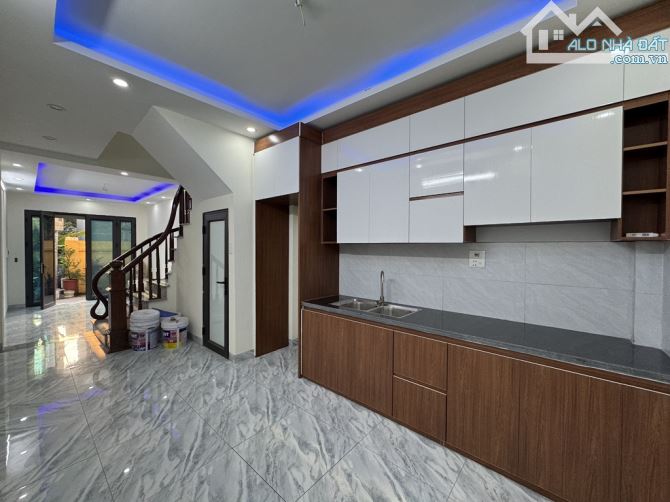BÁN GẤP NHÀ ĐẸP TỔ 12 ĐỒNG MAI, 35M × 4TẦNG ,TK HIỆN ĐẠI
