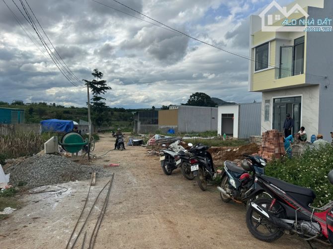 Bán đất gần sân bay liên khương dt 5x30m tc75m2 Giá 1,3ty