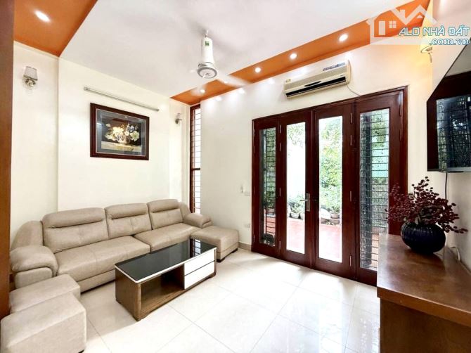LÔ GÓC 2 THOÁNG - 4 TẦNG 43M2 GIÁ GIẬT MÌNH CHỈ HƠN 6 TỶ - CÁCH PHỐ NGUYỄN TRÃI CHỈ 15+5M