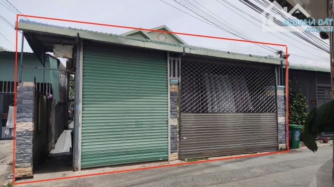 Cần bán 1 Bất Động Sản 298m² (Ngang 9m -Dài 38m) được thiết kế GỒM: 1 nhà Cấp 4 phía trước