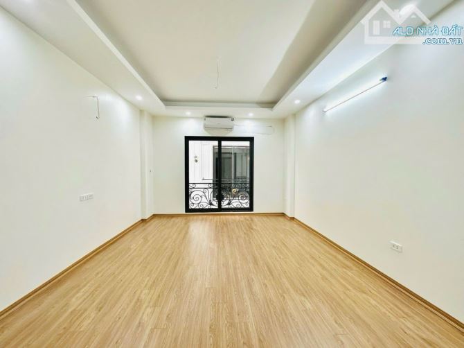 Bán nhà Thanh Am, lô góc, 56m2, ô tô đỗ cửa, full nội thất
