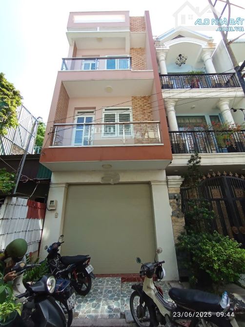 Hẻm xe hơi 5m - Dương Đình Hội - Tăng Nhơn Phú B - Quận 9 - Nhà 4 Tầng