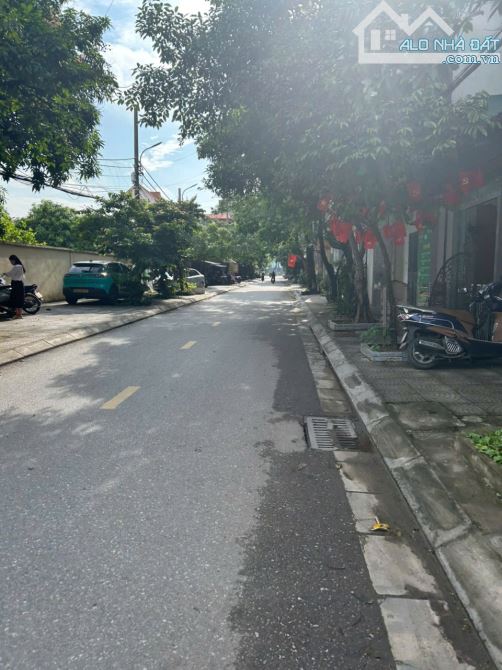BÁN GẤP 72M*MT4.8M ĐẤT TẬP THỂ VIỆN QUY HOẠCH RỪNG NGỌC HỒI P.LÔ Ô TÔ CHỈ 11.5 TỶ