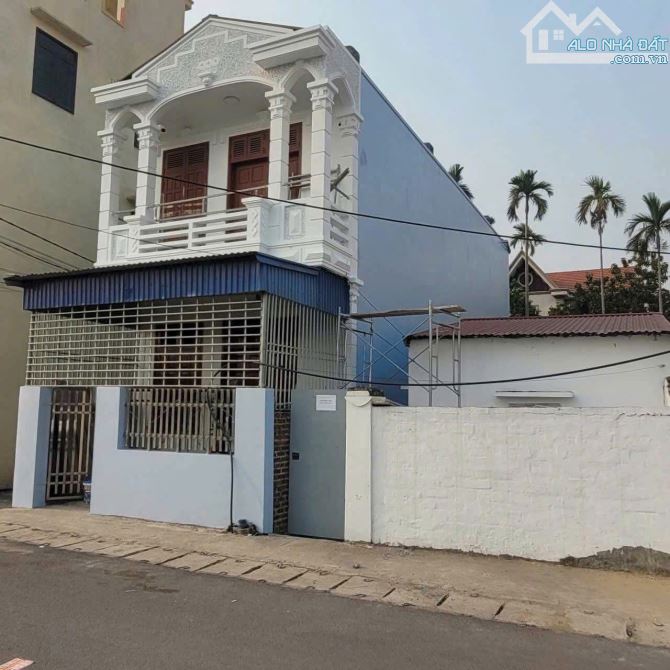 🏡 Chào bán căn nhà 2,5 tầng – view sân bóng Tân Dương 🏡