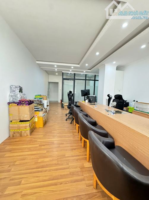 Cho thuê văn phòng Nguyễn Phong Sắc- Nghĩa Đô 69m2 Gía thuê 9tr - 7