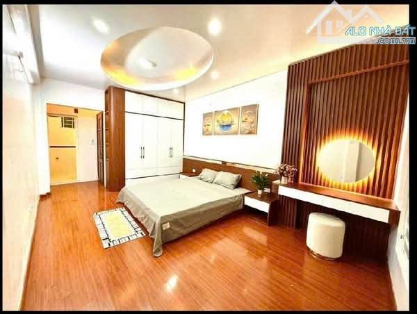 SIÊU PHẨM Nhà Văn Quán nhỉnh 10 tỷ, 50m2 mặt tiền 4m 5 tầng trung tâm Văn Quán. - 1