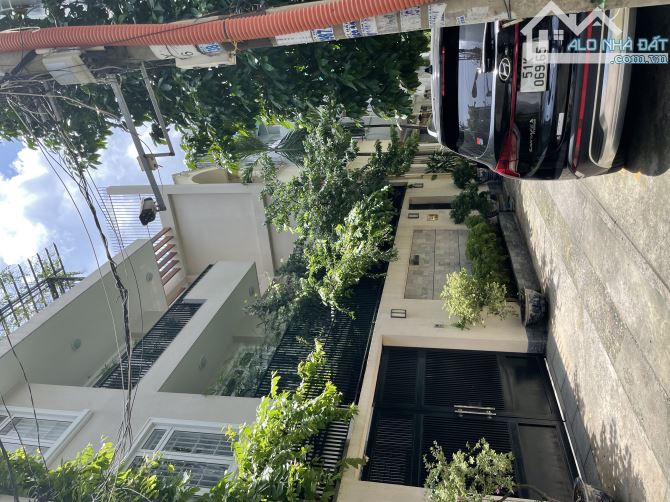 Nhà Bán Đường Nguyễn Trãi. Quận 1 ( 16x28m = 330m2) 2 tầng. chỉ 62 tỷ - 2