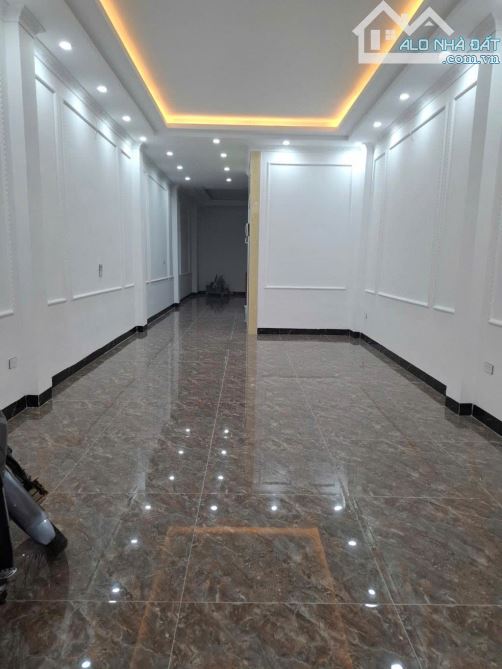 Hoa Hậu Phố Trần Khát Chân DT 70m2 Full 5 Tầng Thang Máy - Ngõ Oto Tránh Giá Nét 16,2 tỷ - 1
