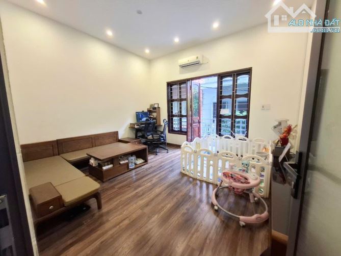 NHÀ ĐẸP PHÂN LÔ Ô TÔ TRÁNH - TRUNG TÂM CẦU GIẤY - HAI THOÁNG TRƯỚC SAU - 1