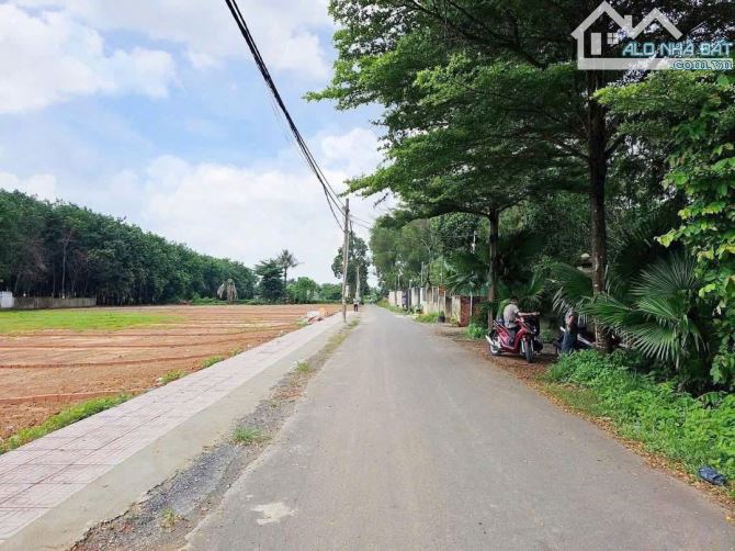 Đất Ngộp 750 Triệu tại Long Đức cách sân bay Long Thành 4km . SHR - 1