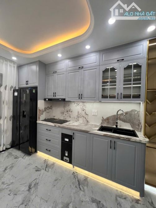 BÁN GẤP NHÀ CHÍNH CHỦ PHỐ KIM ĐỒNG - PHÂN LÔ - Ô TÔ ĐỖ CỬA NGÀY ĐÊM - Ở HAY KD ĐỀU ĐỈNH - 1