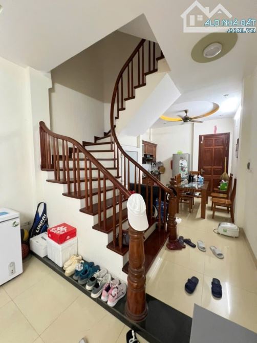 BÁN NHÀ HOÀNG QUỐC VIỆT - CẦU GIẤY - PHÂN LÔ - 2 MẶT Ô TÔ - THIẾT KẾ ĐẸP - 15.9 TỶ - 1