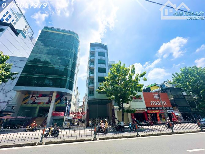 BÁN TÒA NHÀ GÓC 2 MT NGUYỄN THỊ MINH KHAI, P. ĐA KAO, Q1. DT 10X30M -8TẦNG THANG MÁY - 1