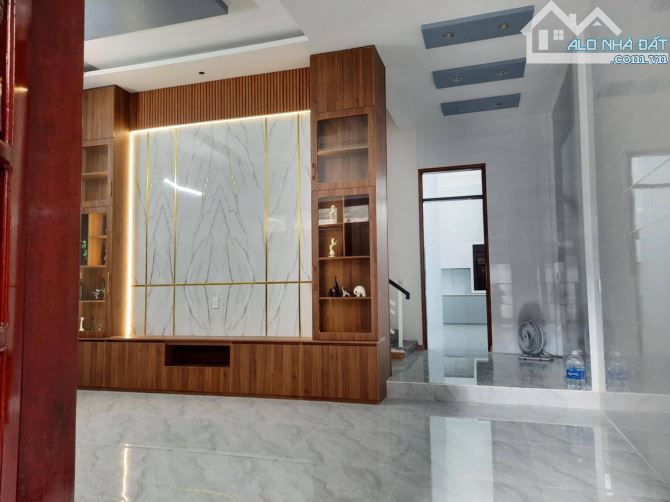 HOT HOT HOT-Nhà Ngõ Trường Chinh gần ngã 3 Bắc Lý, Đồng Hới.DT: 7,2x16 3 tầng. giá 3,xx tỷ - 1