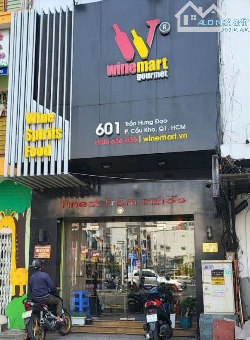 Góc 2 MT - Trần Hưng Đạo & Nguyễn Văn Cừ, Quận 1 - DT 4.2 x 20m - HĐT 90Tr/Th - 5 Tầng - 1
