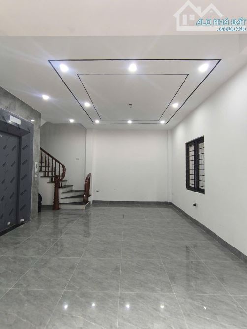 NHỈNH 8 TỶ SIÊU PHẨM NHÀ MỚI TINH 7 TẦNG THANG MÁY Ô TÔ VÀO NHÀ ĐẶNG VŨ HỶ LONG BIÊN