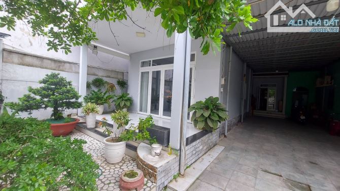 Nhà mặt tiền hẻm xe hơi 50m ra Lê Văn Lương Phước Kiển, 257m2 ngang 9m chỉ 18.2 tỷ - 1