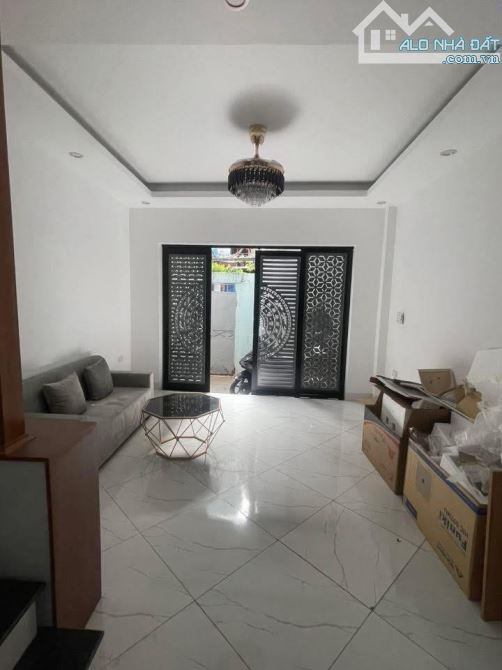 Cho thuê nhà nguyên căn phố Trần Khát Chân dt 30m2 - 1