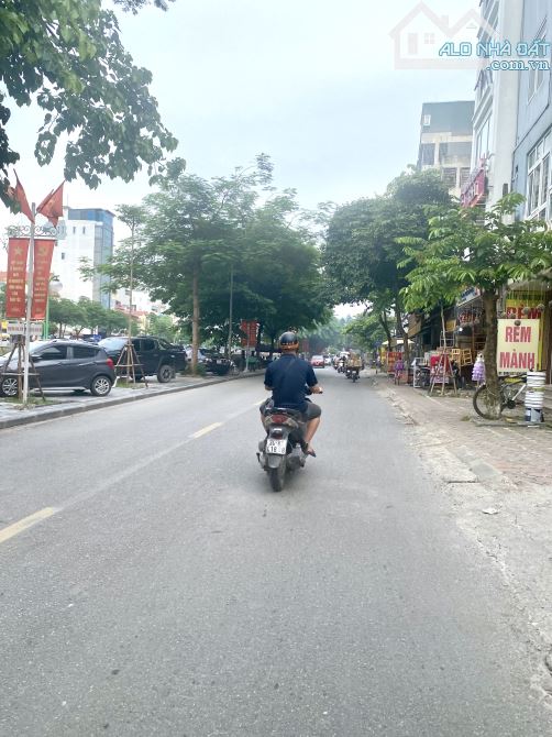 Bán nhà Kim Giang, khu Trung tâm, vỉa hè ô tô tránh, tiện ở KD, VP, 63m, 4 tầng, MT 4m - 1