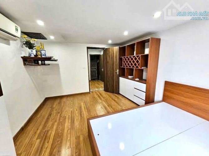 BÁN NHÀ TẬP THỂ THANH XUÂN BẮC - KHUẤT DUY TIẾN 40M  FULL NỘI THẤT Ở NGAY CHỈ 2.25  TỶ - 1