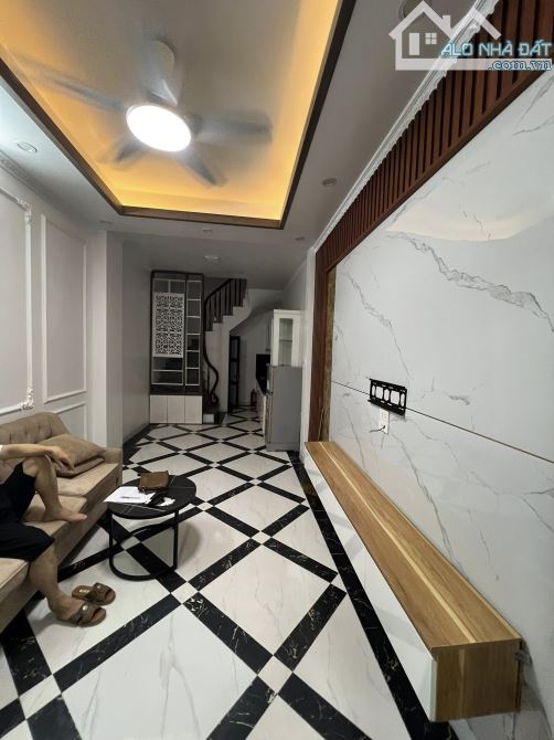 Nhà đẹp ở luôn Cổ Nhuế Bắc Từ Liêm. Sổ vuông 31m, 5 tầng MT3m1 Giá 6.6 tỷ FULL NỘI THẤT - 1