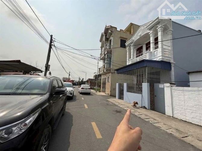 🏡 Chào bán căn nhà 2,5 tầng – view sân bóng Tân Dương 🏡 - 1